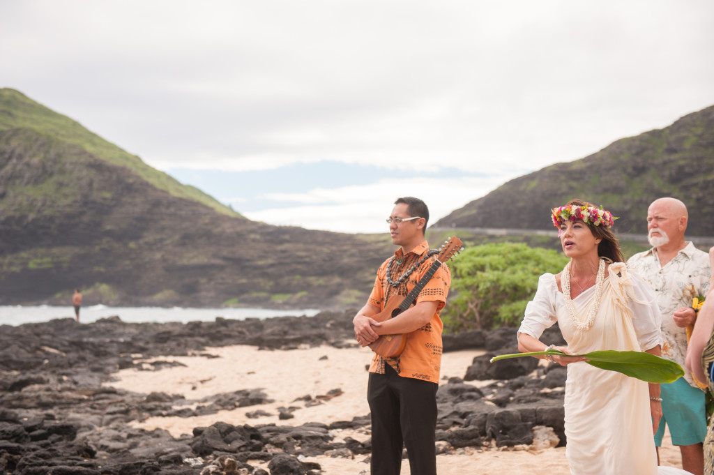 Rachel_Rose_Photography_Hawaii_Oahu_Destination_Wedding_Bride_Groom_Healing_Pools