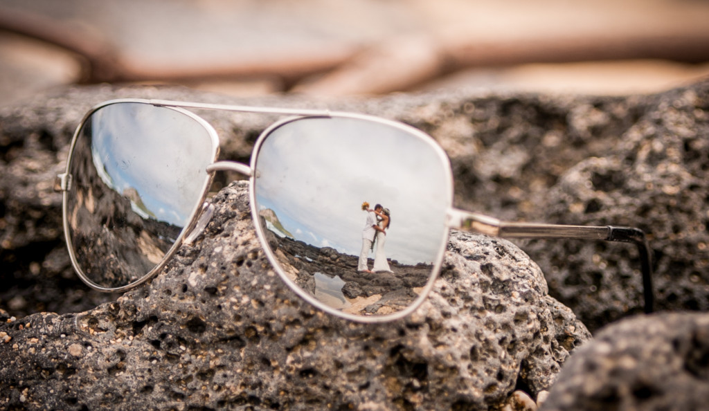 Rachel_Rose_Photography_Hawaii_Oahu_Destination_Wedding_Bride_Groom_Rings_Art